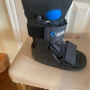 United Ortho Black Walking Boot